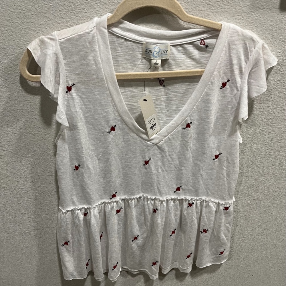 SALE——JUN & IVY White Top /Dress With Red Hearts, Size S